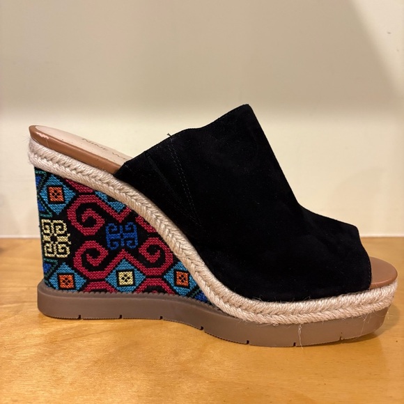 Nine West Black Color Wedge Peep-Toe Sandals - Picture 5 of 8